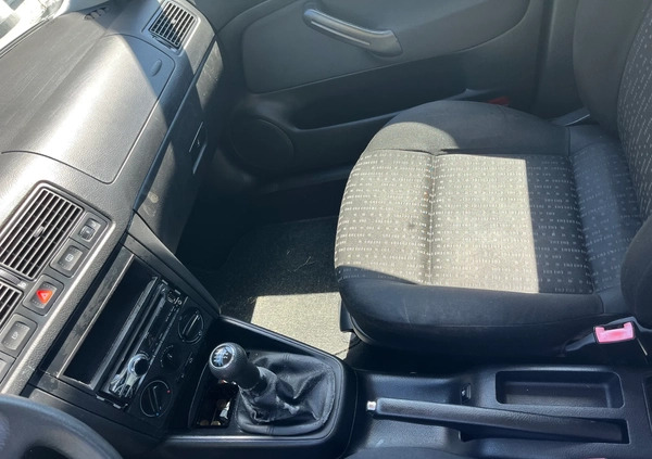 Volkswagen Golf cena 6800 przebieg: 226000, rok produkcji 2003 z Nowy Wiśnicz małe 92